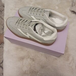 Madden Girl GIA Lt Green and White Casual Sneakers